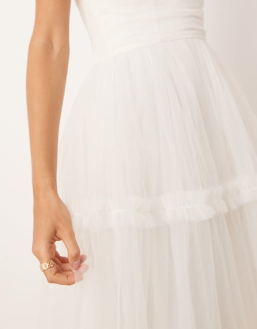 Lace & Beads - Cremehvid midaxi-kjole med bandeau-snit og flæser i tyl, 2 af 4