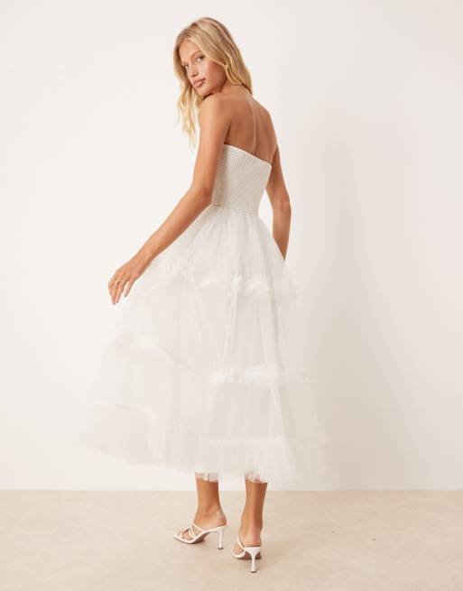 Lace & Beads - Cremehvid midaxi-kjole med bandeau-snit og flæser i tyl, 3 af 4