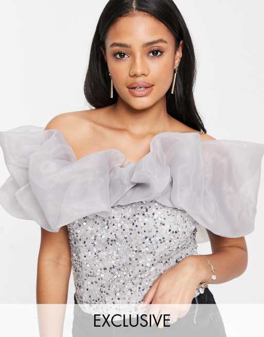 Lace & Beads – Exclusive, vintergrå crop top med bara axlar, paljetter och vid halsringning
