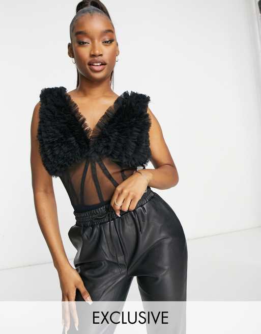 asos.com | Korsett-Body mit gerüschter Schulter