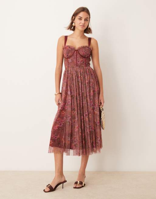 Lace & Beads – Gorsetowa tiulowa sukienka midaxi w fioletowy kwiatowy wzór