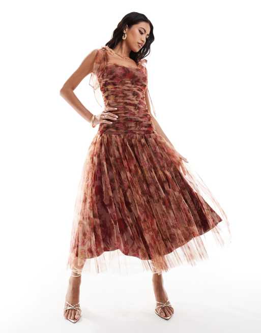 Lace & Beads - Midaxi jurk met verlaagde taille, gestrikte schouderbandjes en rozenprint
