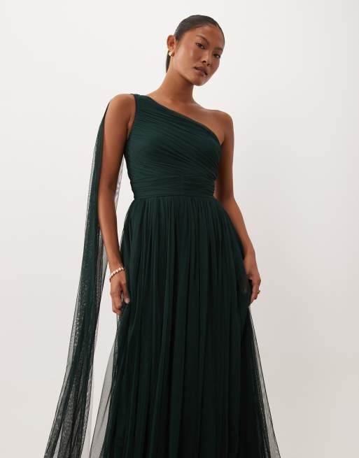 Lace & Beads Petite abito maxi da damigella d'onore monospalla con scollo a sciarpa in verde smeraldo, 4 di 4
