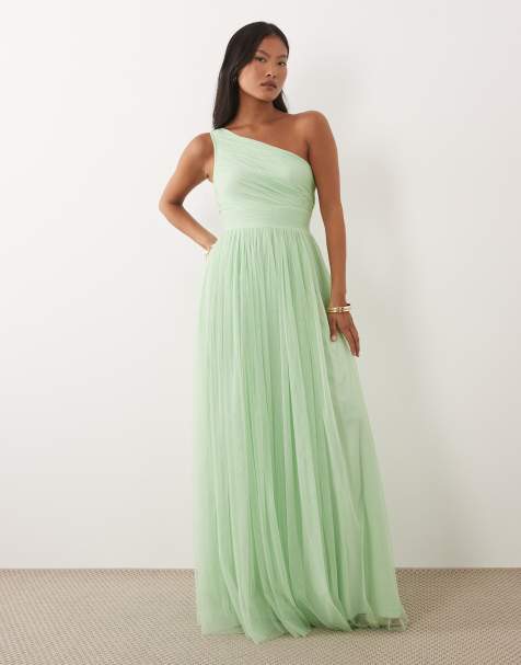 Lace & Beads Petite - Brudepiger - Lys salviegrøn oneshoulder-maxikjole med tætsiddende talje i tyl - view 1