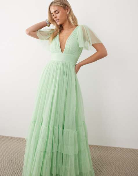 Lace & Beads Petite - Bruidsmeisjes - Madison - Aangerimpelde maxi jurk met fladdermouwen en stroken in licht saliegroen - view 1