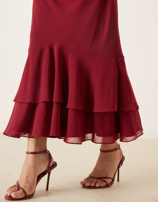 Lace & Beads Petite – Hallonröd maxiklänning med långa ärmar och volangfåll, 3 av 4