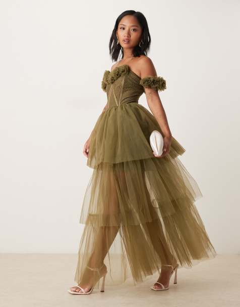 Lace & Beads Petite - Maxi jurk met rozetten en korset in diep olijfgroen - view 1