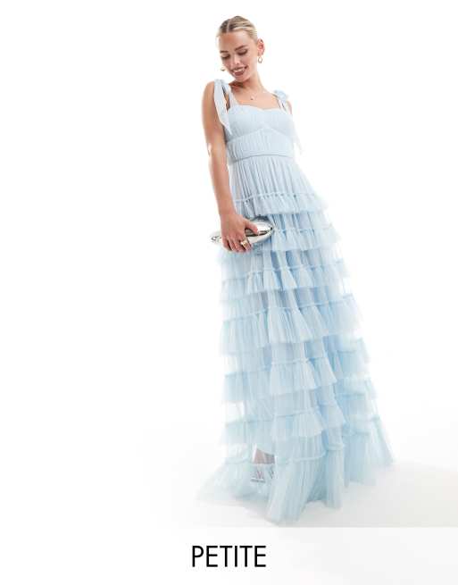 Lace & Beads Petite - Midaxi jurk met stroken en ruches in hemelsblauw 