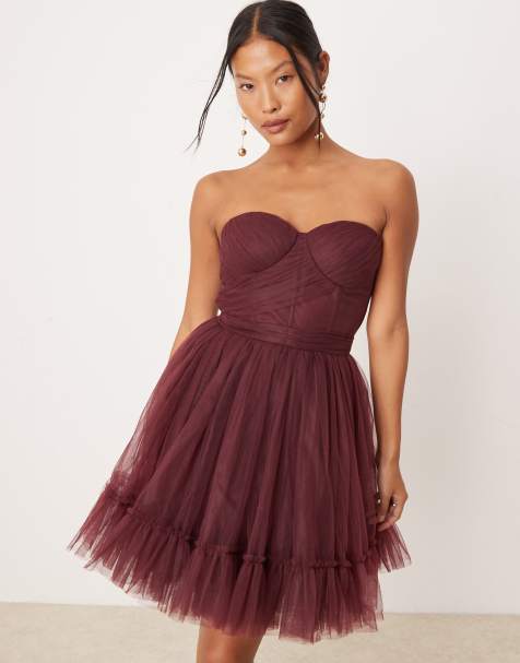 Lace & Beads Petite - Mini-jurk met korset en bovenlaag van tule in donkerrood - view 1