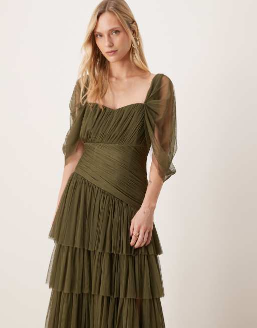Lace & Beads Petite - Mørk olivengrøn maxikjole i tyl med asymmetrisk snit og flæser, 4 af 4