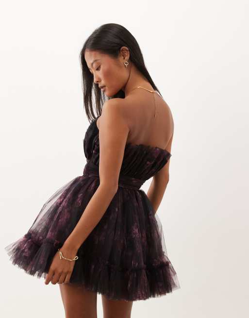 Lace & Beads Petite robe courte structurée en tulle bandeau à volants imprimé floral prune, 4 de 4