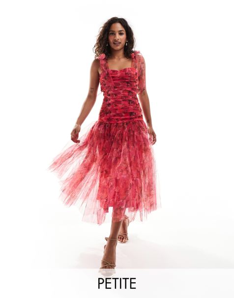 Lace & Beads Petite – Röd, rosmönstrad midaxiklänning med rosetter på axlarna och sänkt midja - view 1