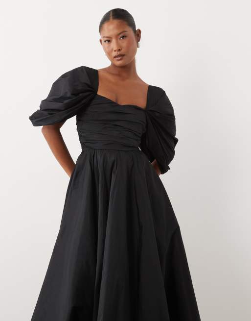 Lace & Beads Petite - Vestito in taffetà nero con maniche a sbuffo e scollo a cuore, 2 di 4