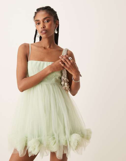 Lace & Beads – Pistagegrön miniklänning i babydoll-modell av tyll med ballongfåll