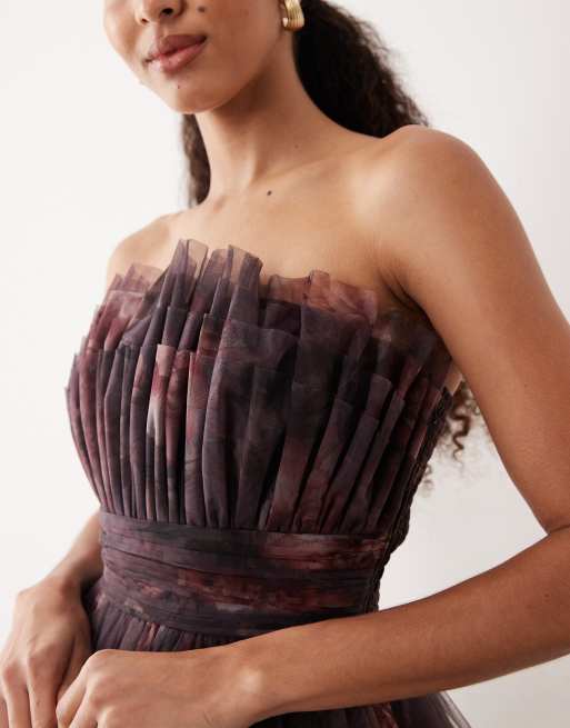 Lace & Beads – Plommonfärgad, blommig miniklänning i tyll med bandeau-ringning och midjeband, 2 av 4
