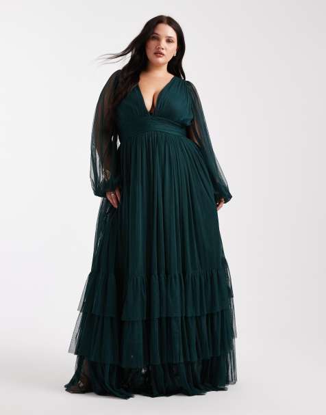 Lace & Beads Plus Bridesmaid – Madison – Ciemnozielona sukienka maxi z długimi rękawami - view 1