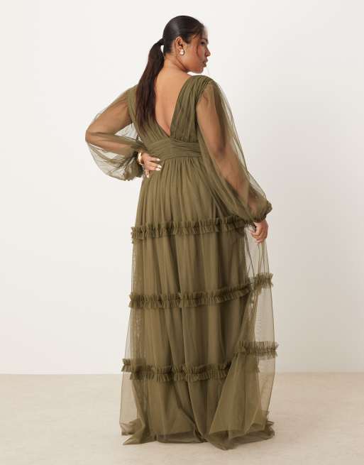 Lace & Beads Plus – Ciemnooliwkowa sukienka maxi z falbankami w stylu boho, 4 z 4