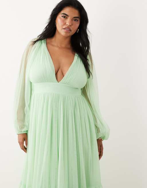 Lace & Beads Plus - Madison - Vestito lungo da damigella verde salvia chiaro con scollo profondo e maniche trasparenti, 4 di 4