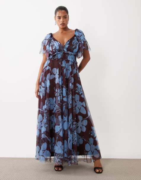 Lace & Beads Plus maxi jurk van tule met V-hals en fladdermouwen in chocoladebruin en blauwe bloemenprint - view 1