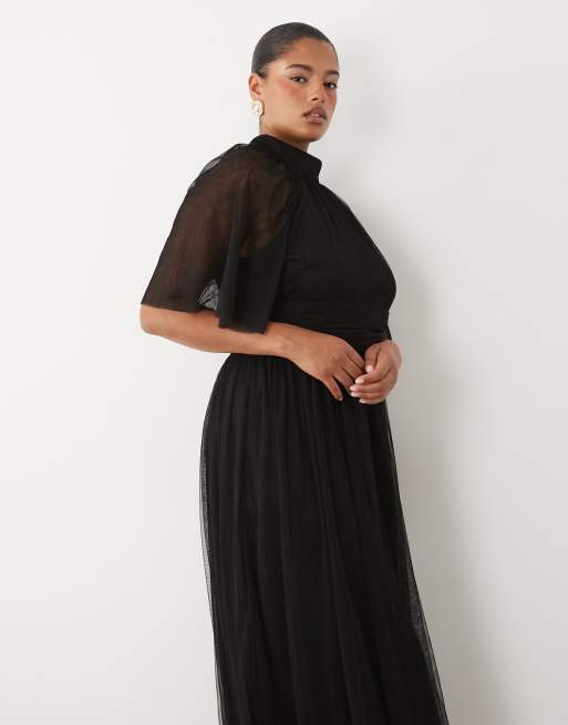 Lace & Beads Plus maxikjole i sort med tyl, høj hals og flutter-ærmer, 2 af 4