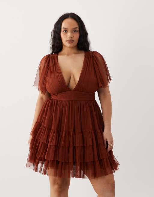 Lace & Beads Plus - Mini jurk met V-hals en rok met ruches in roestbruin, 2 van 4