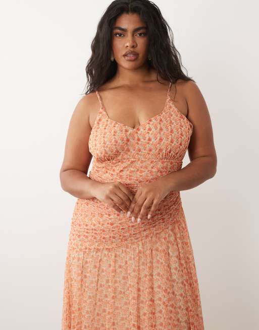 Lace & Beads Plus - Orange maxikjole med rynker og asymmetrisk overdel samt småblomstret print og camistropper, 3 af 4