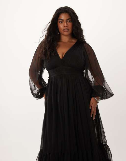 Lace & Beads Plus robe longue en tulle à manches transparentes, décolleté plongeant et volants, noire, 3 de 4
