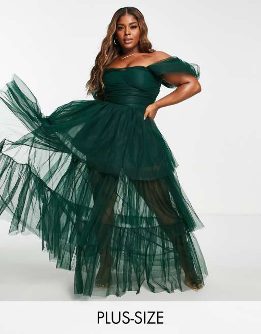 Lace & Beads Plus – Szmaragdowa tiulowa sukienka maxi z odsłoniętymi ramionami – Tylko w ASOS