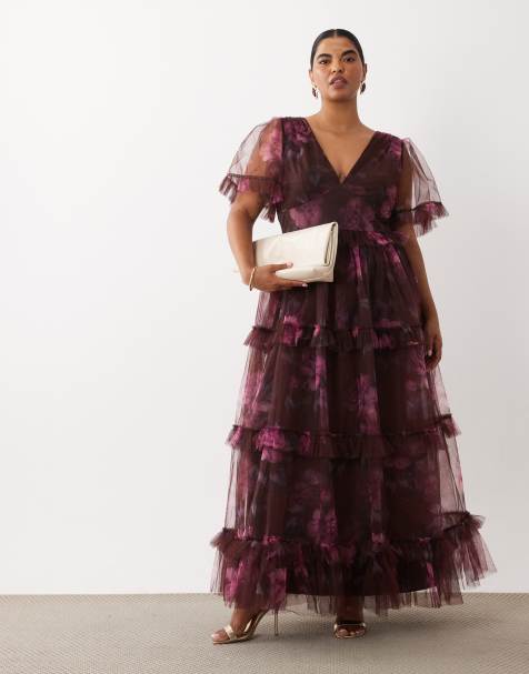 Lace & Beads Plus tylkjole med pufærmer, flæser og lag i maxilængde i burgundy pink blomsterprint - view 1