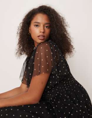 Lace & Beads Plus V-neck Tulle Midi Dress In Black
