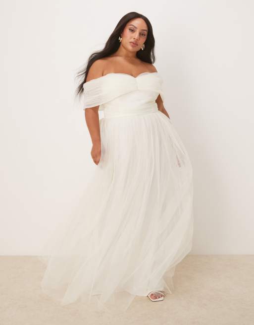 Lace & Beads Plus - Vestito lungo color avorio in tulle con spalle scoperte e fiocco