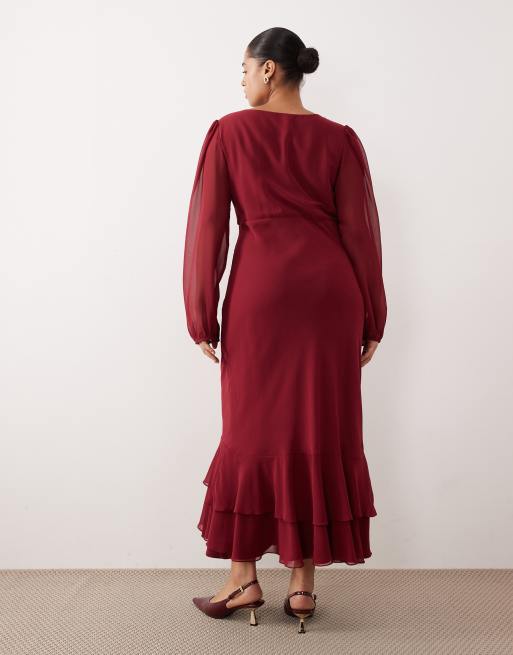 Lace & Beads Plus – Vinröd maxiklänning i chiffong med ballongärmar, djup ringning och volangfåll, 2 av 4