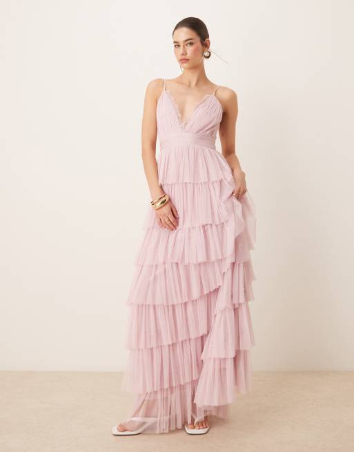 Lace & Beads - Robe longue en tulle à fines bretelles et volants étagés avec bordures en dentelle - Rose poudré