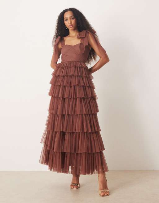 Lace & Beads - Robe longue étagée en dentelle imprimée avec épaules nouées - Marron rose