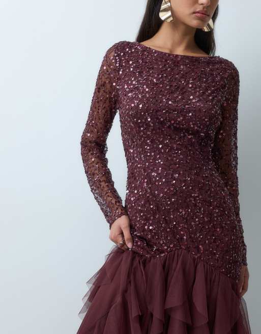 Lace & Beads robe longue ornée à col rond, taille basse et jupe à volants bordeaux, 2 de 5