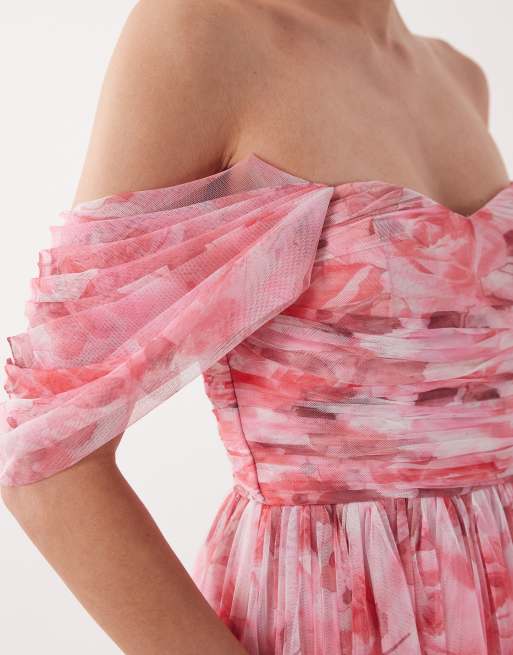 Lace & Beads – Rosa, rosmönstrad miniklänning i tyll med bardotringning och draperade ärmar, 2 av 4