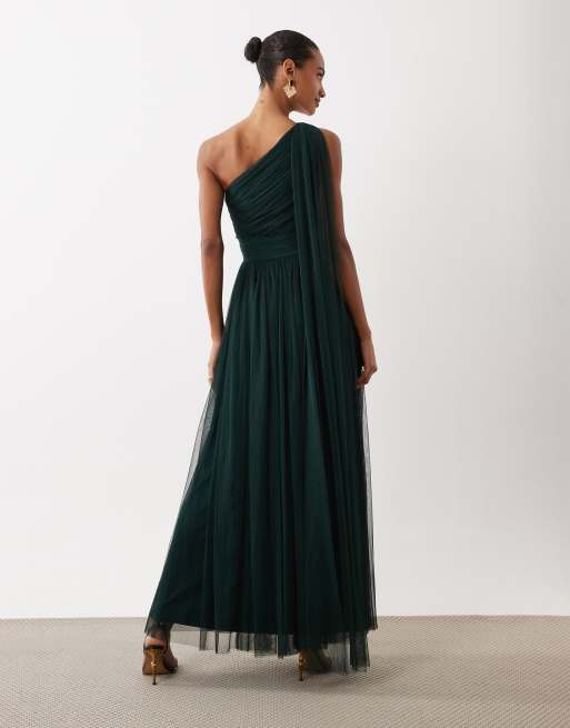 Lace & Beads - vestido maxi de dama de honor asimétrico con cuello tipo pañuelo en verde esmeralda, 3 de 4