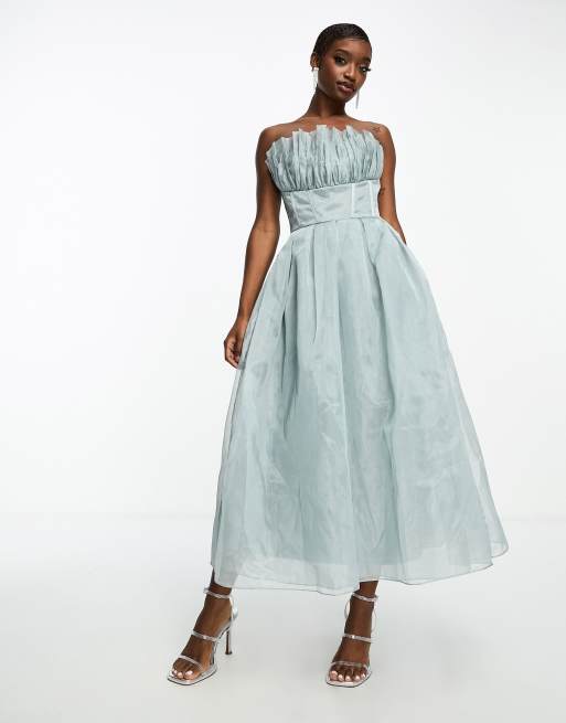 ASOS DESIGN - Vestito lungo in tulle azzurro polvere con scollo