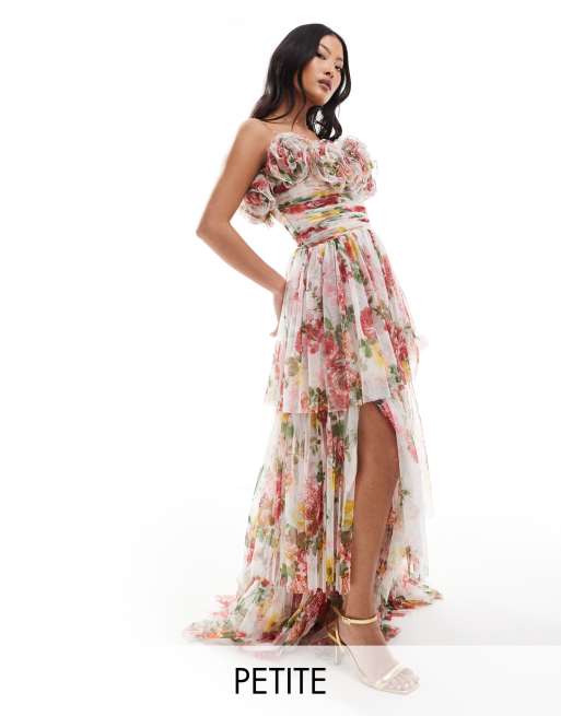 Lace & Beads – Warstwowa sukienka maxi w jasny kwiatowy wzór z różami 3D