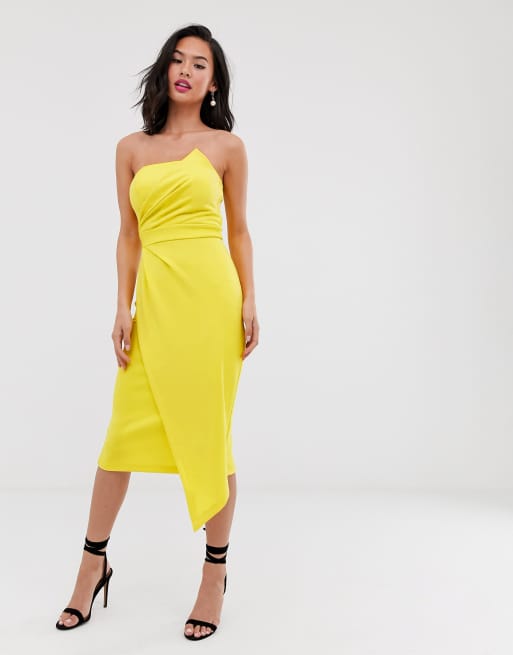 Laced In Love Robe fourreau asym trique en n opr ne Jaune