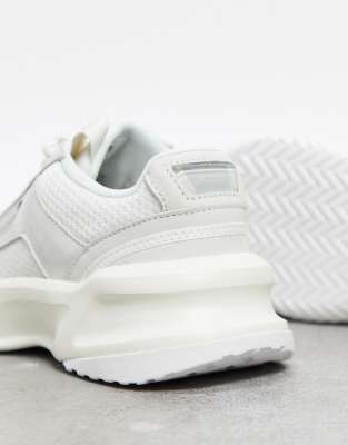 chunky trainers plt