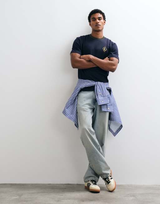 Lacoste badge logo short sleeve contrast t-shirt in navy, 3 of 5