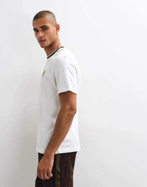 Lacoste badge logo short sleeve contrast t-shirt in white, 5 of 5
