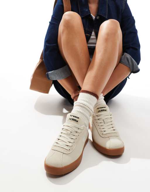 Lacoste – Baseshot 224 – Buty sportowe z zamszu w kolorze złamanej bieli