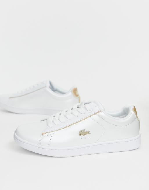 Lacoste Carnaby Evo 118 Witte sneakers met gouden rand