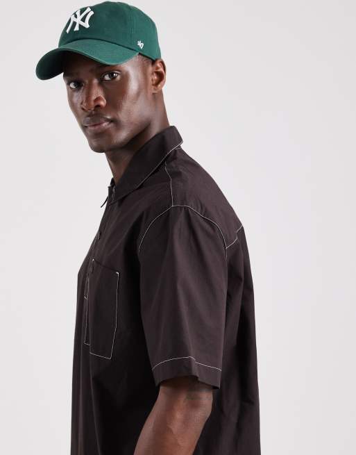 Lacoste - Chemise d'ensemble de vacances à manches courtes et surpiqûres contrastantes - Marron, 3 de 5