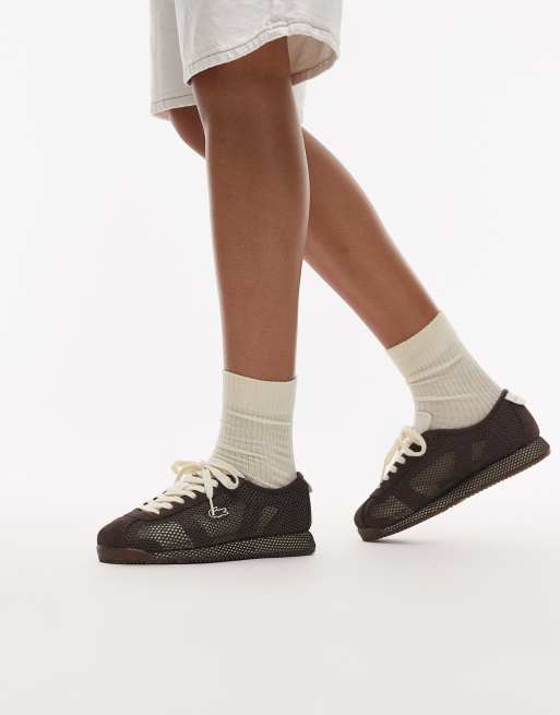 Lacoste club low trainers in dark brown - BROWN