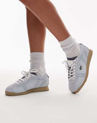 Lacoste - Club - Niedrige Netzstoff-Sneaker in Hellblau