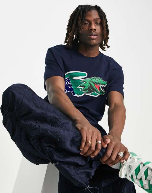 Lacoste Holiday – Granatowy T-shirt z dużym nadrukiem krokodyla, 3 z 4