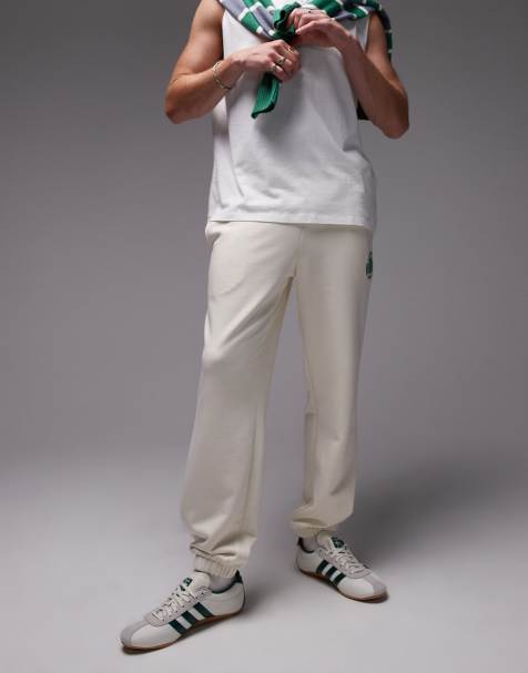 Lacoste - Joggingbroek met tennisembleem in wit - view 1